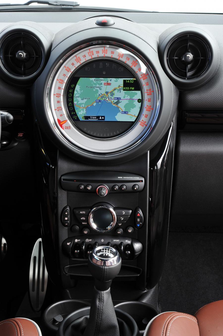  Mini Paceman Cooper S 2012 года  (фото 2 из 444)